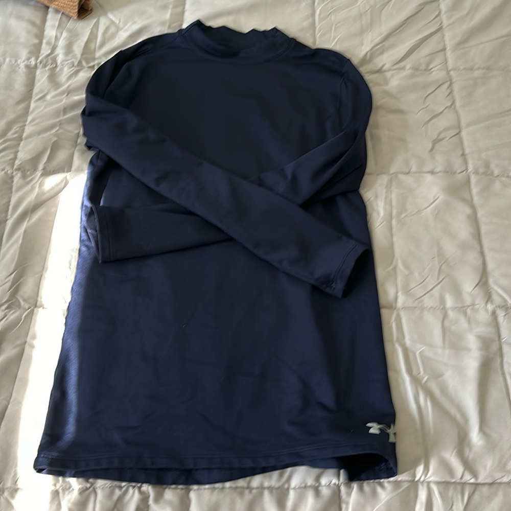 Men’s under armor compression shirt. Barely worn